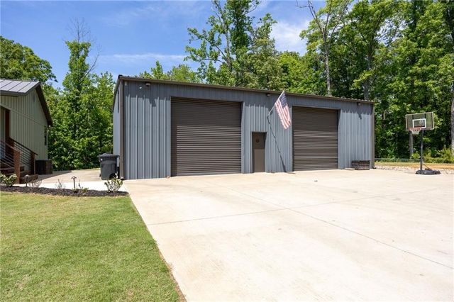 1 Colonial Club Drive SE, Acworth, GA 30102
