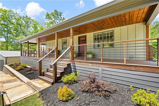 1 Colonial Club Drive SE, Acworth, GA 30102