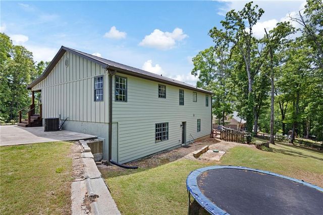 1 Colonial Club Drive SE, Acworth, GA 30102