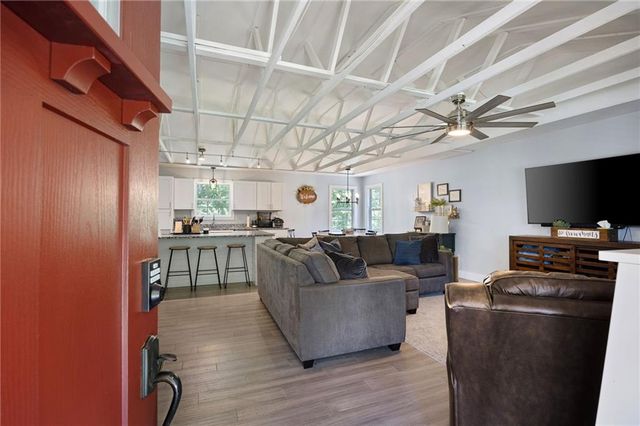 1 Colonial Club Drive SE, Acworth, GA 30102