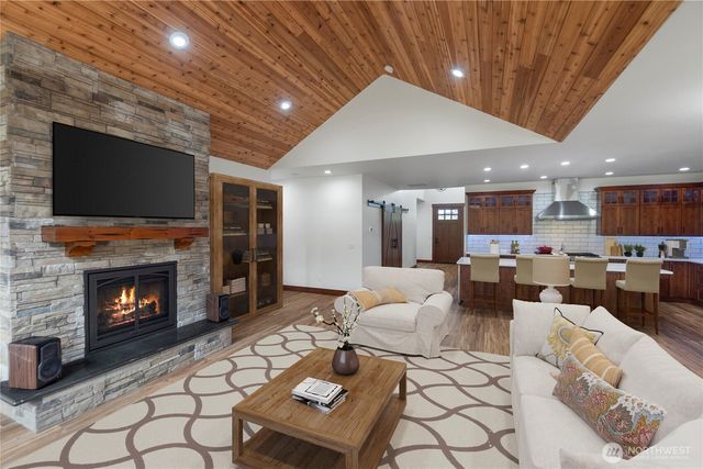 1851 Bloomhardt Road, Raymond, WA 98577