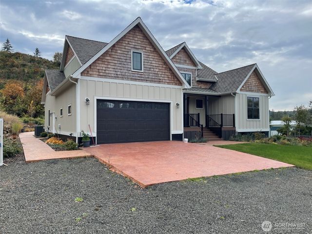 1851 Bloomhardt Road, Raymond, WA 98577