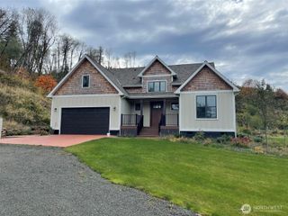 1851 Bloomhardt Road, Raymond, WA 98577