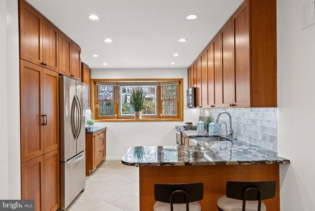 4854 RESERVOIR RD NW, Washington, DC 20007