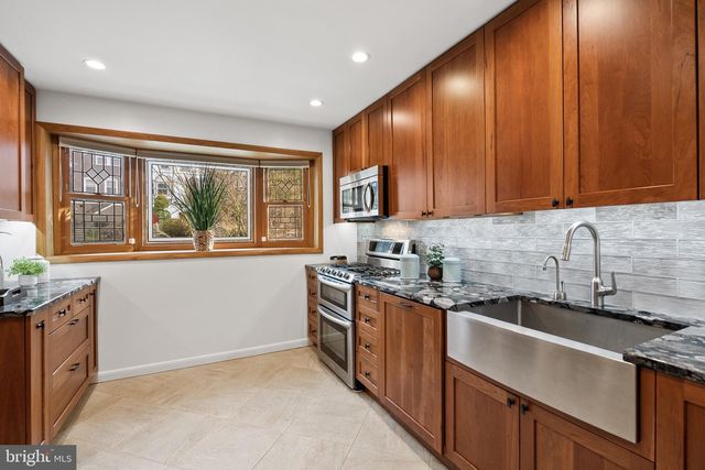 4854 RESERVOIR RD NW, Washington, DC 20007