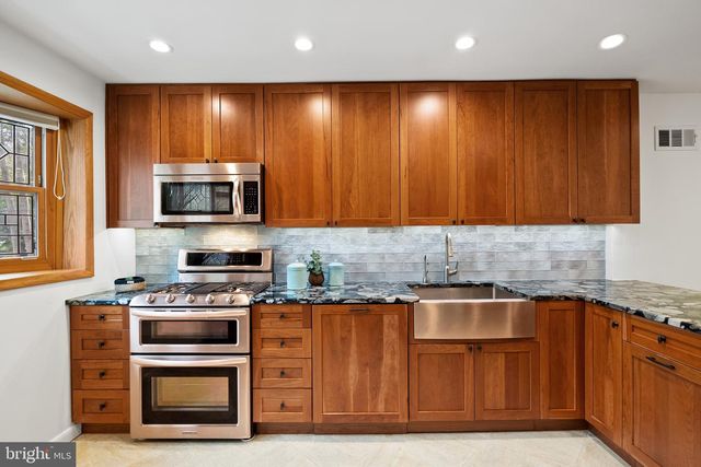 4854 RESERVOIR RD NW, Washington, DC 20007