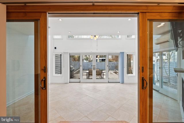 4854 RESERVOIR RD NW, Washington, DC 20007