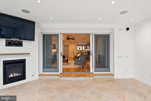 4854 RESERVOIR RD NW, Washington, DC 20007