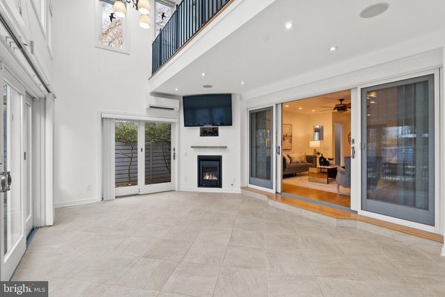 4854 RESERVOIR RD NW, Washington, DC 20007