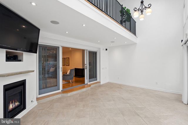 4854 RESERVOIR RD NW, Washington, DC 20007