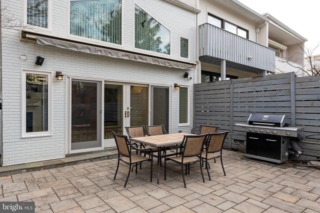 4854 RESERVOIR RD NW, Washington, DC 20007