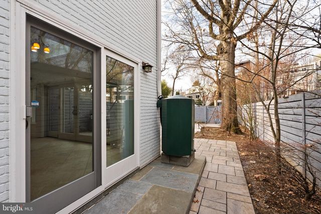 4854 RESERVOIR RD NW, Washington, DC 20007