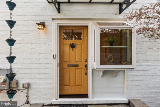 4854 RESERVOIR RD NW, Washington, DC 20007