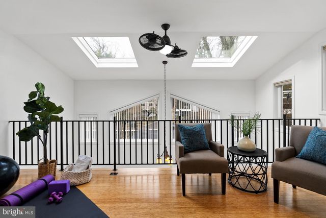 4854 RESERVOIR RD NW, Washington, DC 20007