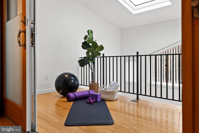 4854 RESERVOIR RD NW, Washington, DC 20007