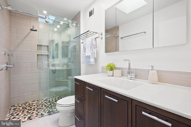 4854 RESERVOIR RD NW, Washington, DC 20007