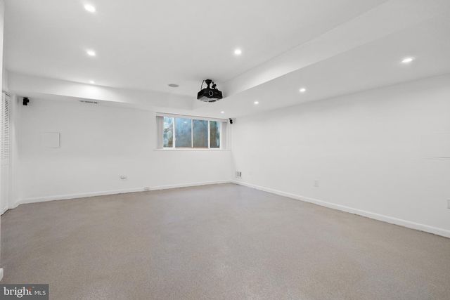 4854 RESERVOIR RD NW, Washington, DC 20007