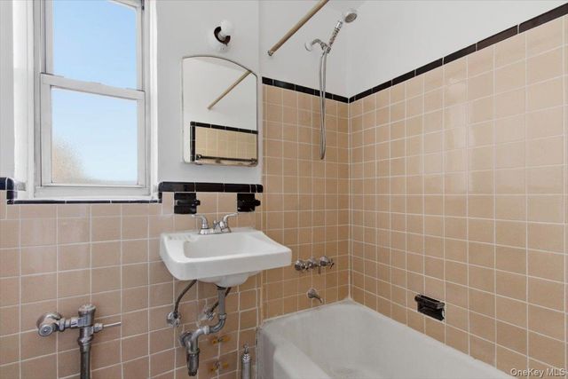 485 Bronx River Road B64, Yonkers, NY 10704