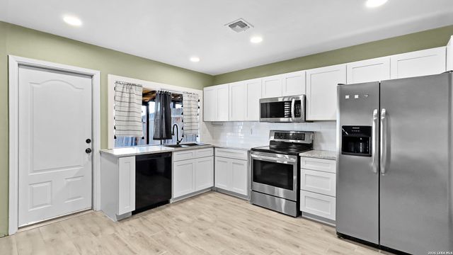 6519 Spring Manor, San Antonio, TX 78249