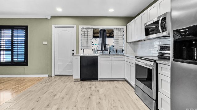 6519 Spring Manor, San Antonio, TX 78249