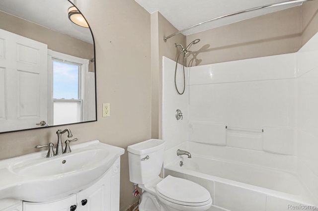 1539 Park Avenue, Bay City, MI 48708