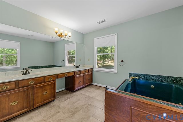 2671 Deer Haven Trl, Columbia, VA 23038