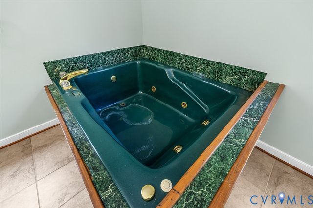2671 Deer Haven Trl, Columbia, VA 23038