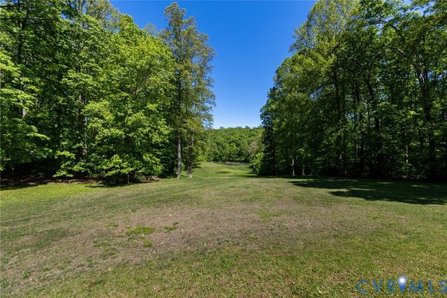 2671 Deer Haven Trl, Columbia, VA 23038