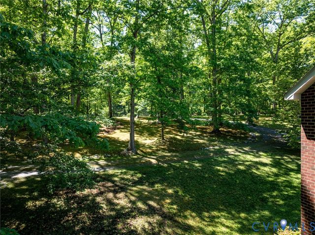 2671 Deer Haven Trl, Columbia, VA 23038