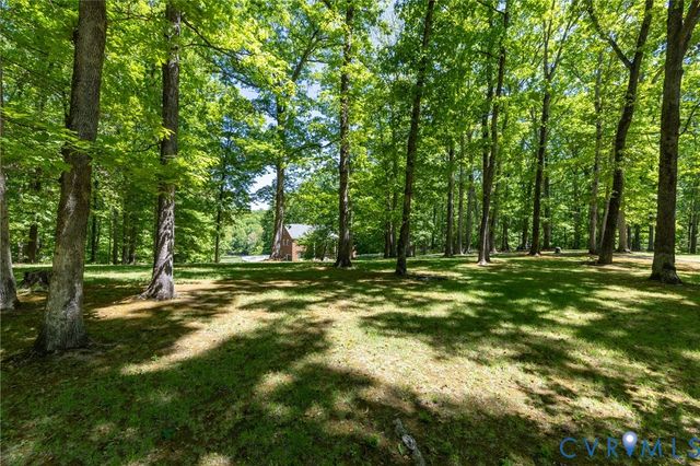 2671 Deer Haven Trl, Columbia, VA 23038
