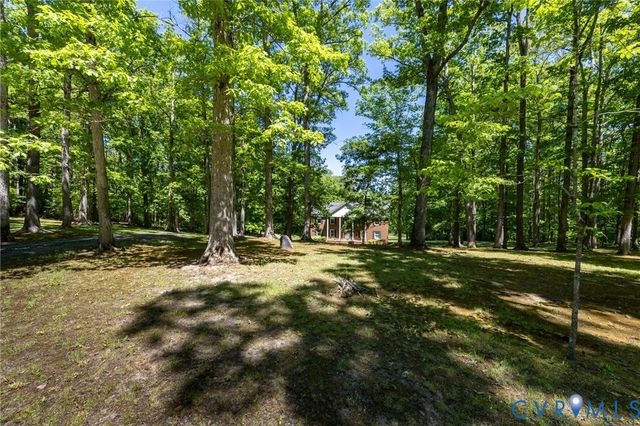 2671 Deer Haven Trl, Columbia, VA 23038