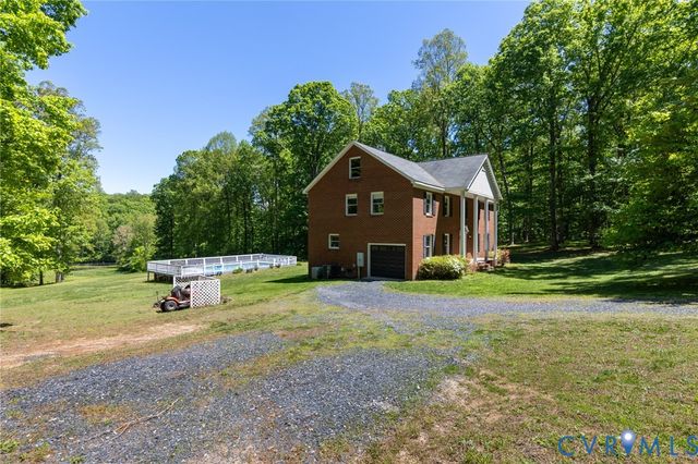 2671 Deer Haven Trl, Columbia, VA 23038