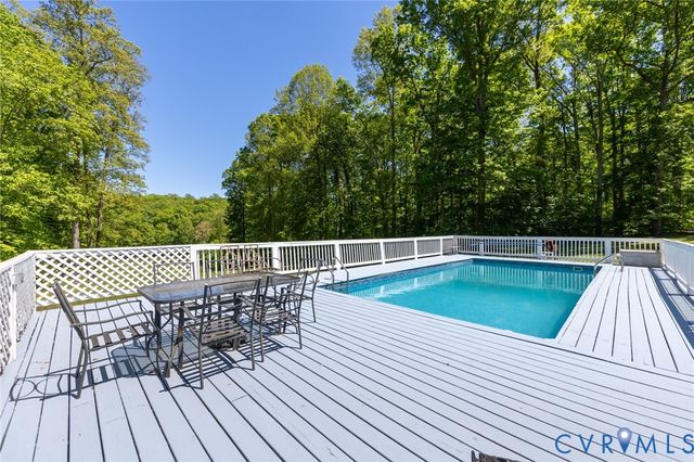 2671 Deer Haven Trl, Columbia, VA 23038