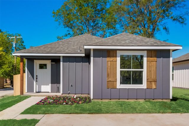 1403 Franklin Avenue, Bonham, TX 75418