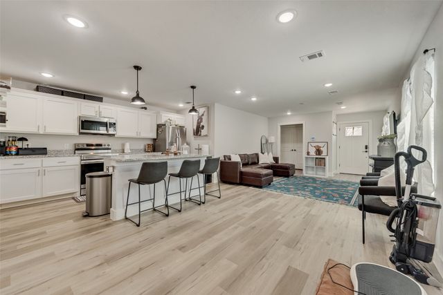 1403 Franklin Avenue, Bonham, TX 75418