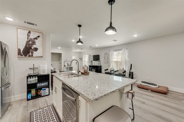 1403 Franklin Avenue, Bonham, TX 75418