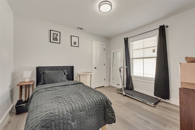 1403 Franklin Avenue, Bonham, TX 75418