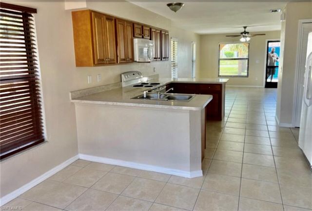 1804 SW 21st LN, Cape Coral, FL 33991