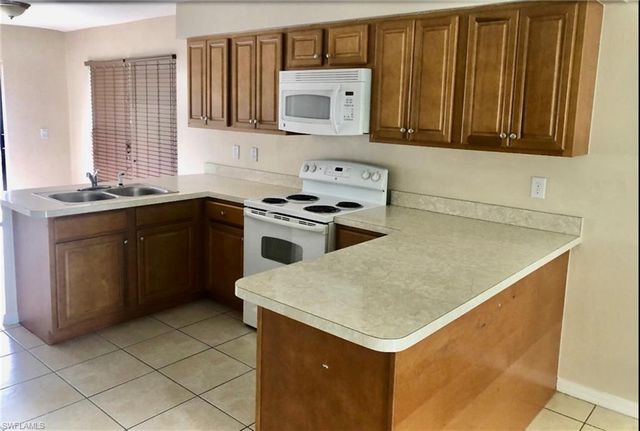 1804 SW 21st LN, Cape Coral, FL 33991