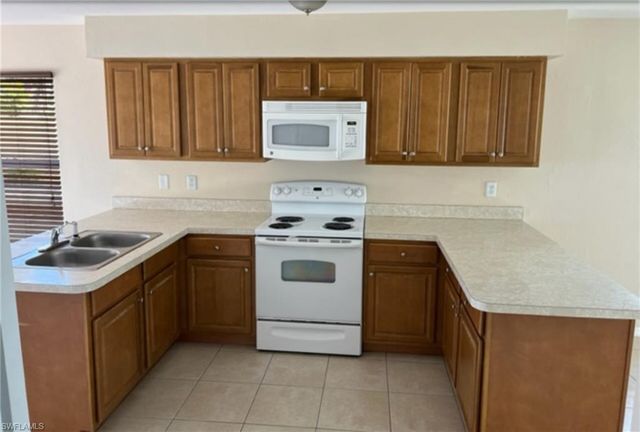 1804 SW 21st LN, Cape Coral, FL 33991