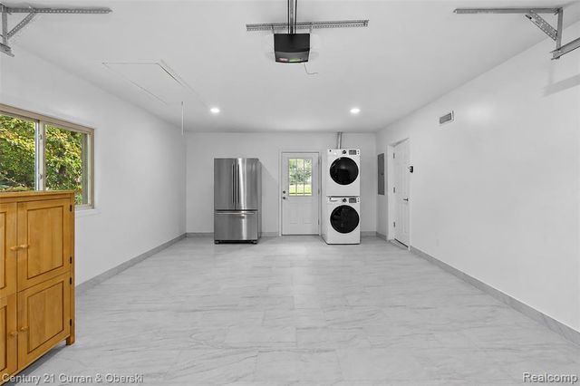 17361 W Outer Drive, Dearborn Heights, MI 48127