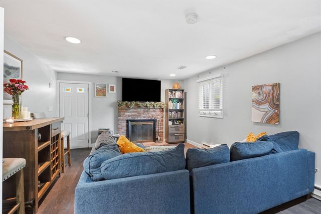 69 Elsie Rd, Brockton, MA 02302