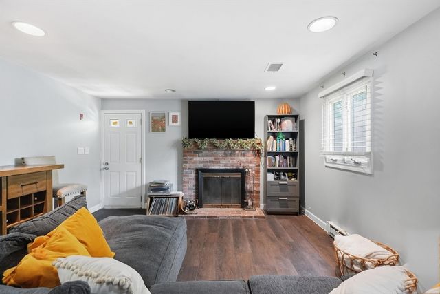 69 Elsie Rd, Brockton, MA 02302