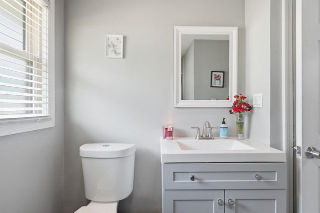 69 Elsie Rd, Brockton, MA 02302