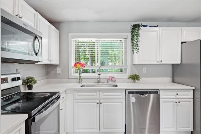 69 Elsie Rd, Brockton, MA 02302
