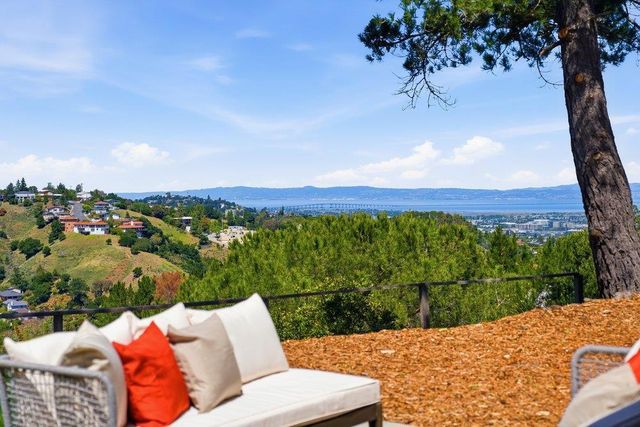 3162 La Mesa Drive, San Carlos, CA 94070