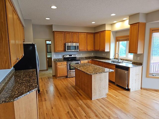 10455 Glen Eagle Circle, Woodbury, MN 55129