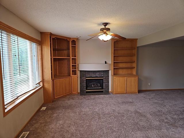 10455 Glen Eagle Circle, Woodbury, MN 55129