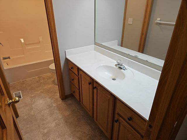 10455 Glen Eagle Circle, Woodbury, MN 55129