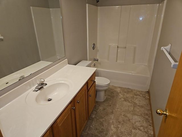 10455 Glen Eagle Circle, Woodbury, MN 55129